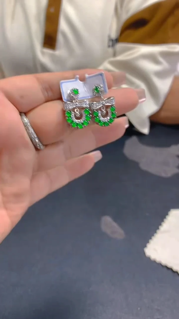 【闪购商品】翡翠耳饰未镶嵌0766070706多样性发其一