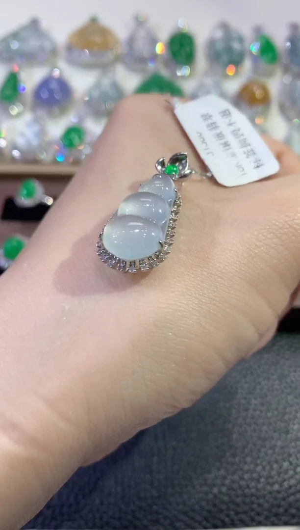 吊坠(不含链)18K金镶嵌翡翠A48