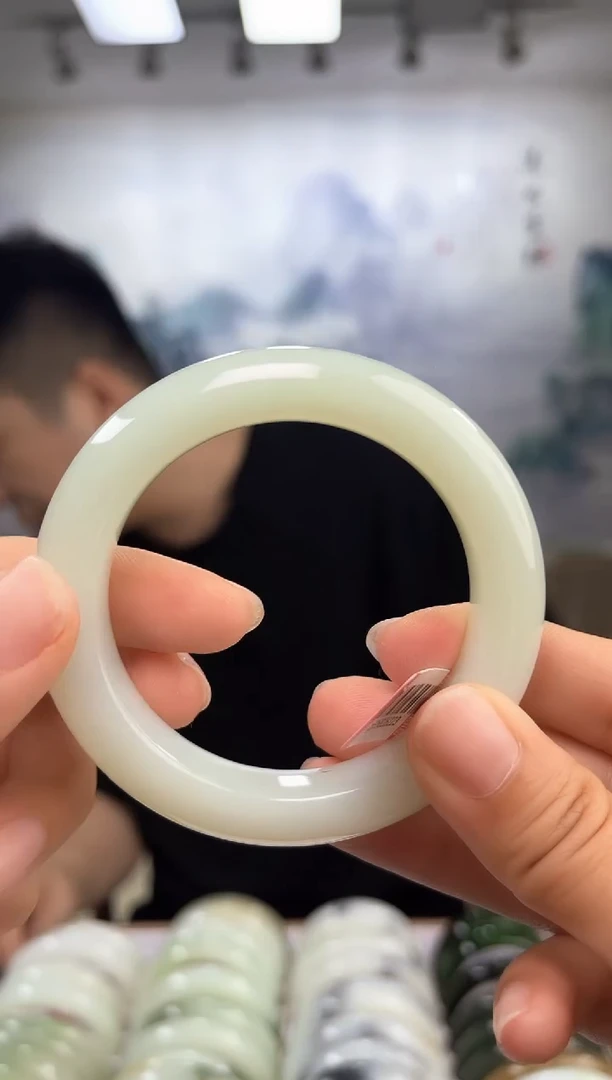 和田玉手镯未镶嵌54+圈口