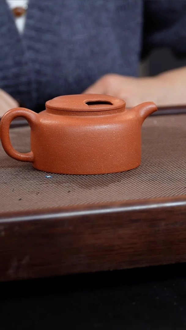 茶壶紫砂红降坡牛盖