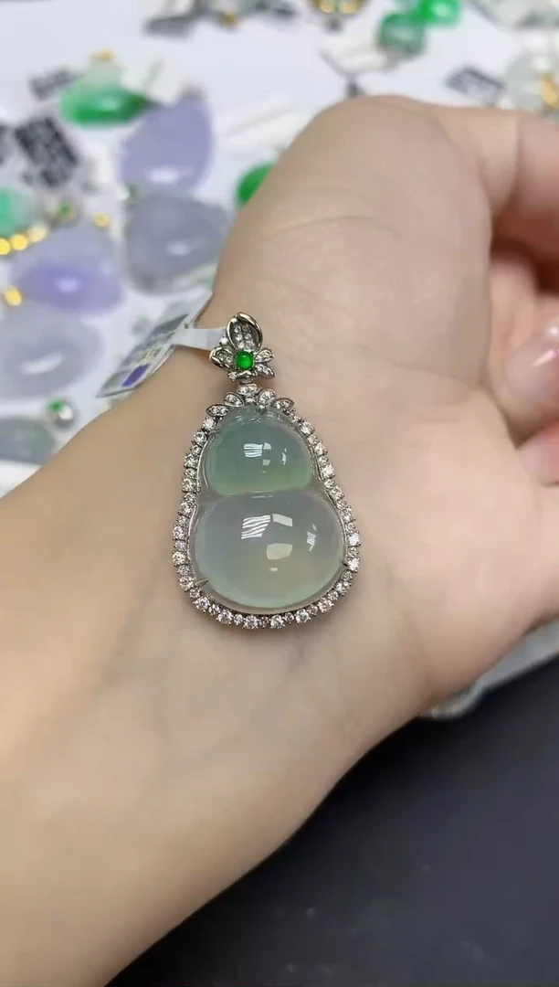 颈饰18K金镶嵌翡翠天然缅甸翡翠A货百元以上9元证书费自理