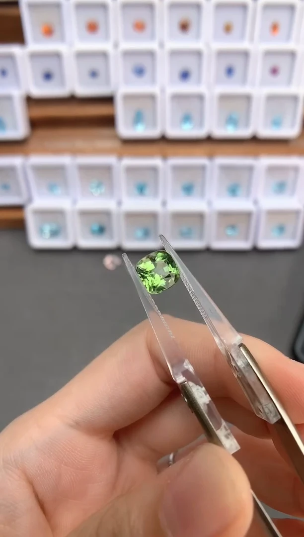 未镶嵌裸石定制橄榄石2.28ct 12028