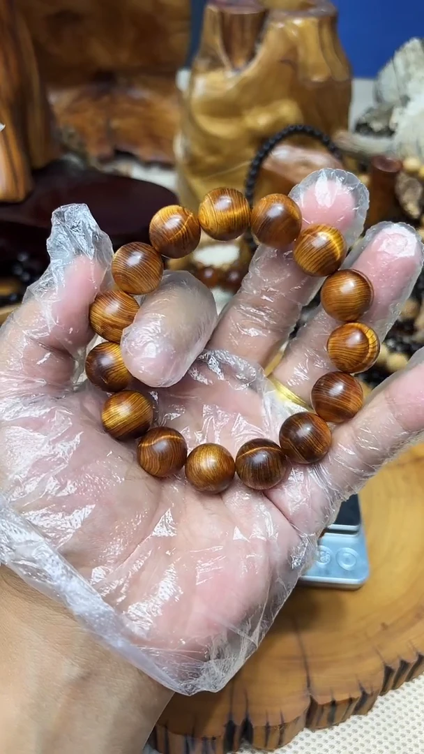 柏木（崖柏）南太行崖柏1.5黑油结晶闪电