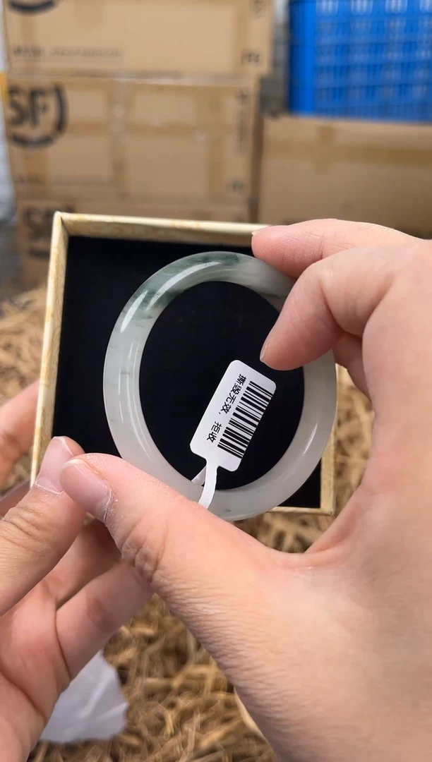 未镶嵌手镯石英质玉A-1294