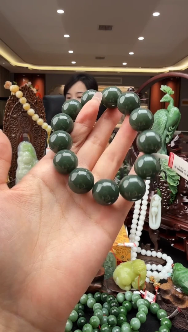 颈饰未镶嵌和田玉2qm18