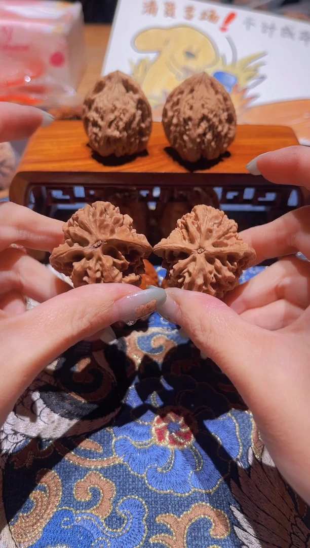 把件文玩核桃077红锦鲤37