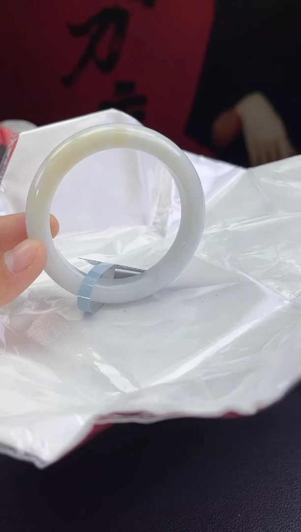 【闪购商品】翡翠未镶嵌手镯翡翠手镯(微瑕）