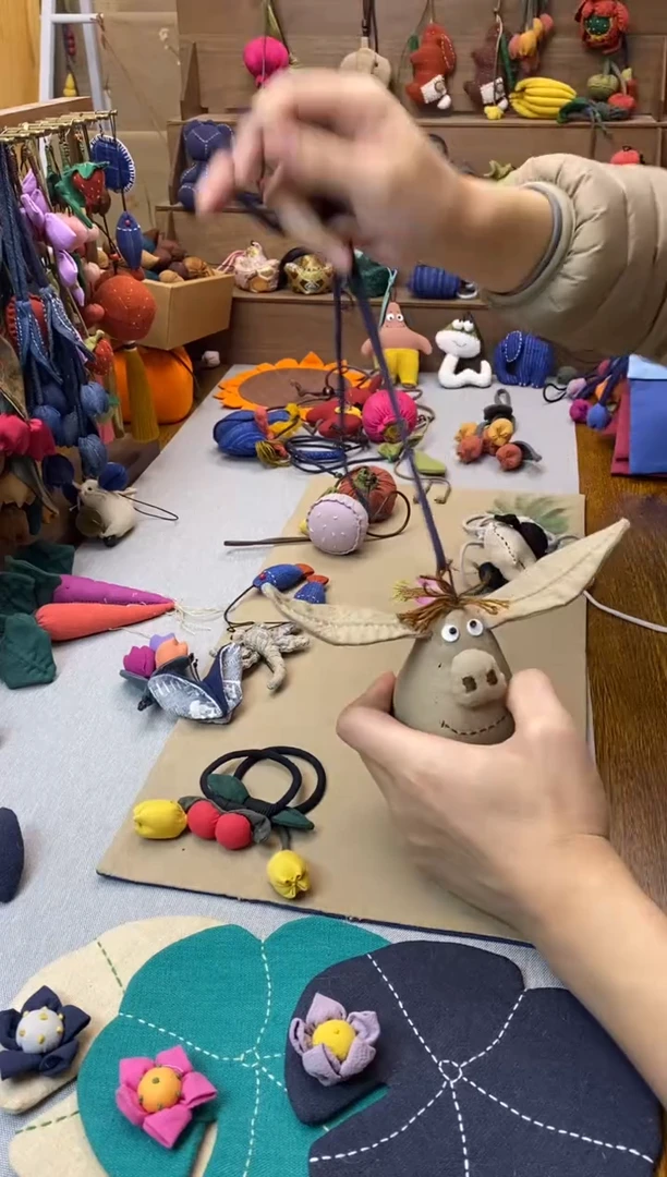 布艺飞天猪+蓝布绳