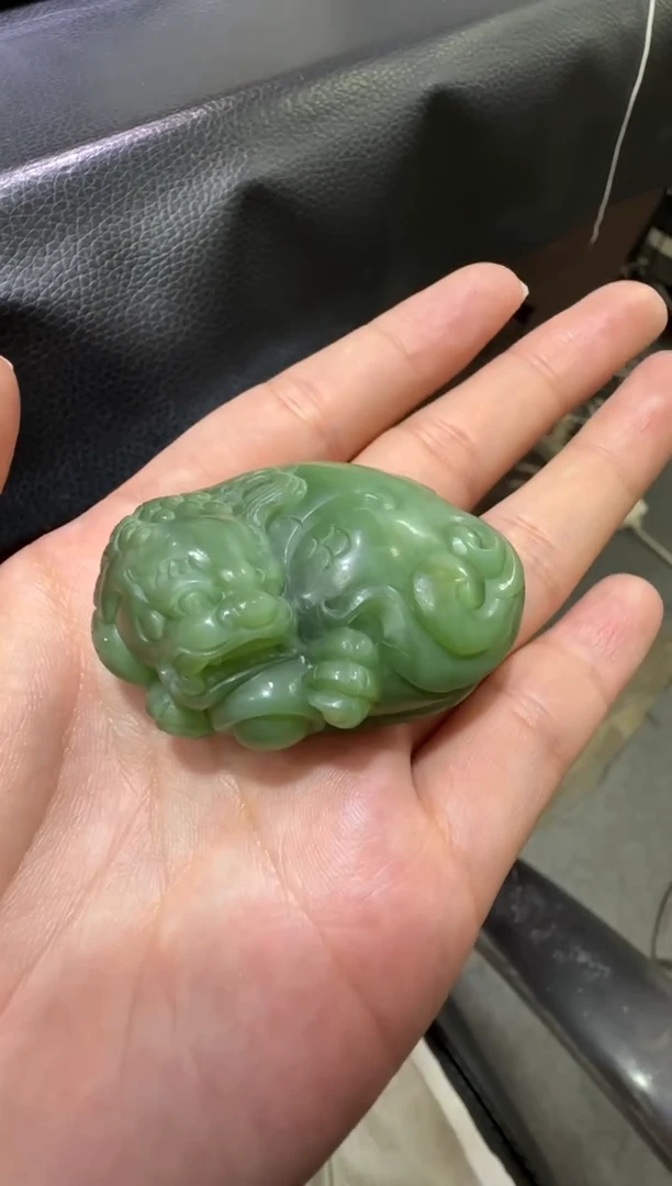 吊坠(赠链)未镶嵌和田玉碧玉手把件（产地直发）