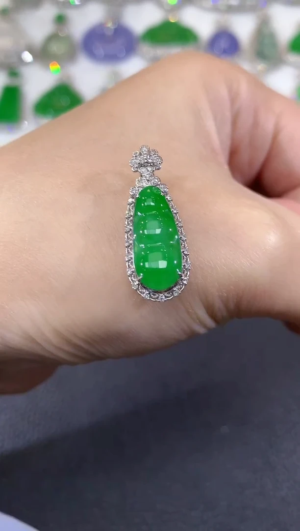 吊坠(不含链)18K金镶嵌翡翠C1