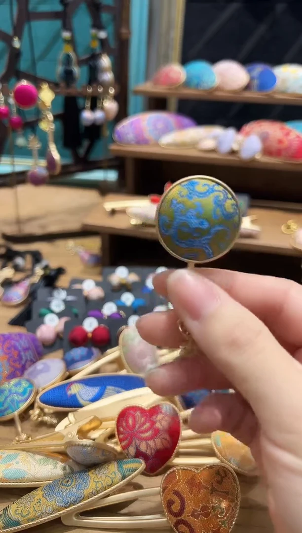 【闪购商品】【孤品车2.11】苏地變龙圆扇形胸针