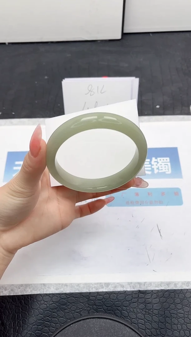 【闪购商品】石英质玉手镯未镶嵌146-62.8