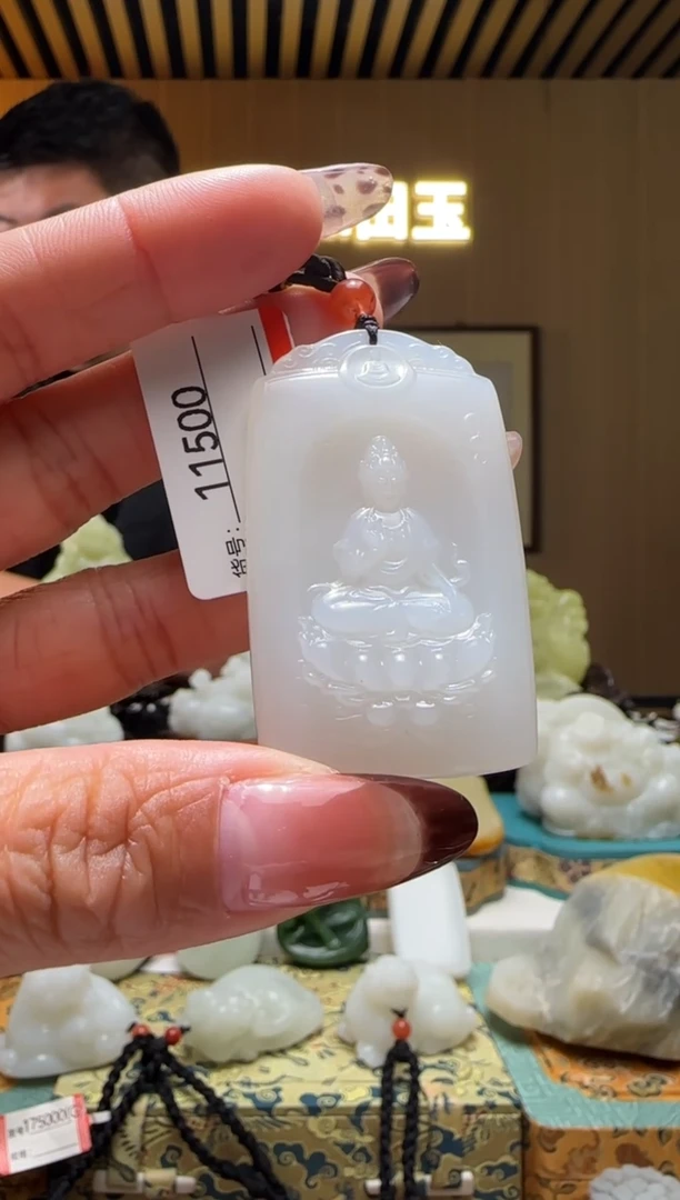 颈饰未镶嵌和田玉1