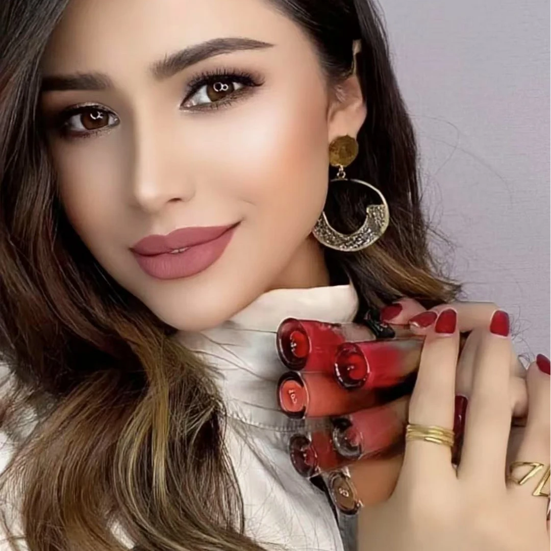 Caarla炫魅之吻哑光唇釉 جەلپكار يۇقماس لەۋسۇرۇخ