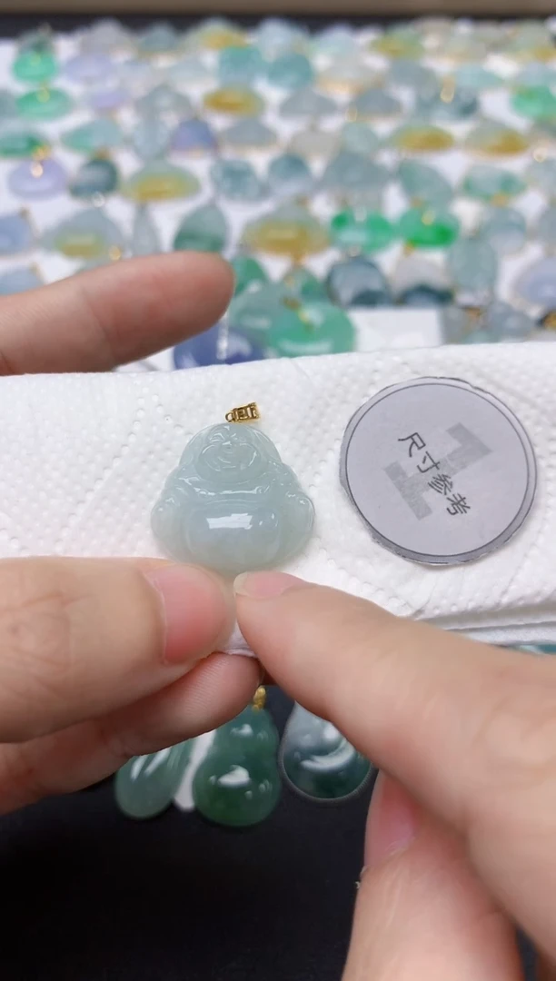 翡翠18K金镶嵌颈饰天然缅甸A货翡翠