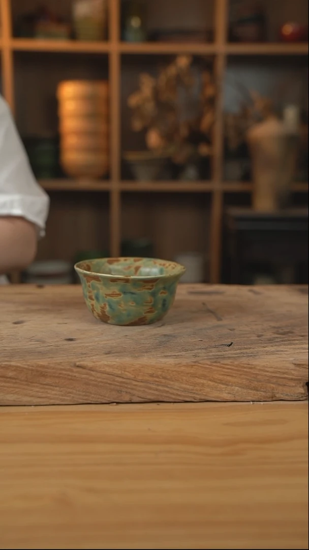 黄绿色的喇叭碗1个