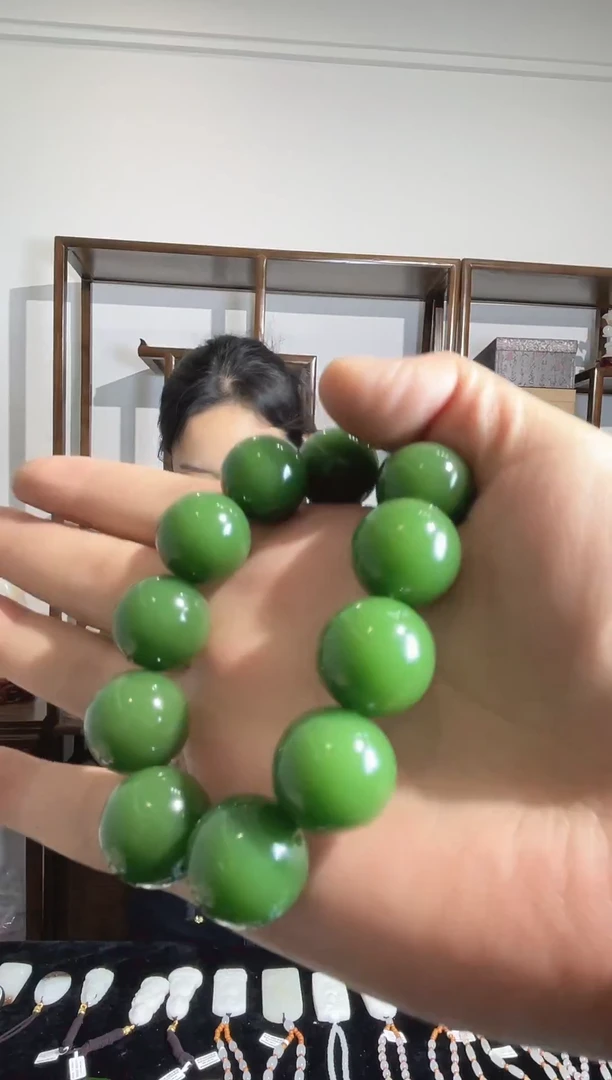 朱菠菜绿圆珠卡16手串