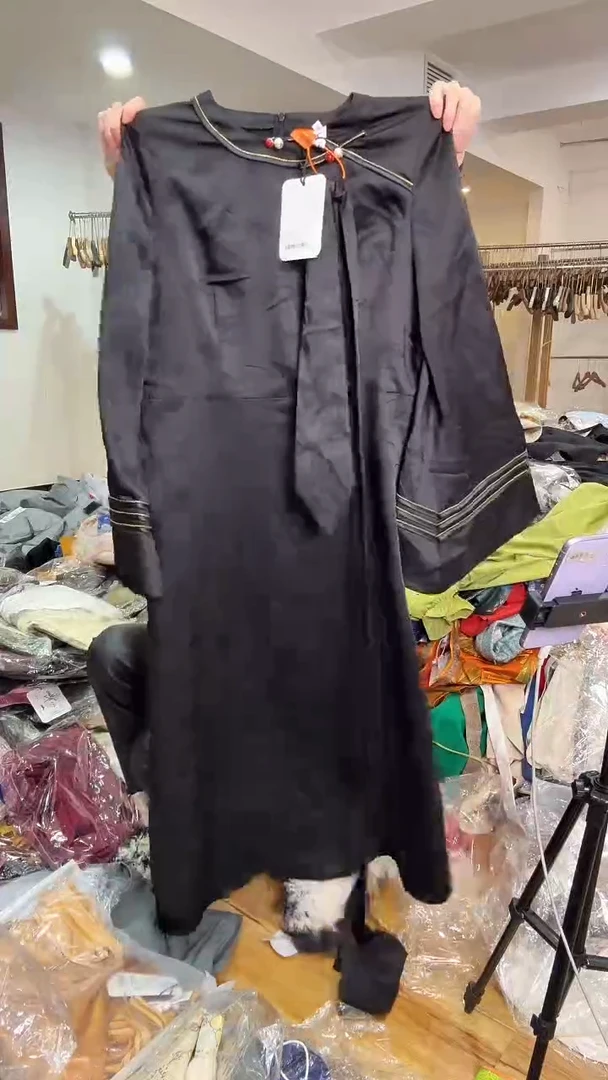 XL码      115-125斤  裙子