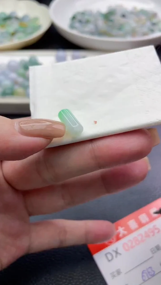 未镶嵌定制翡翠?**子珠子