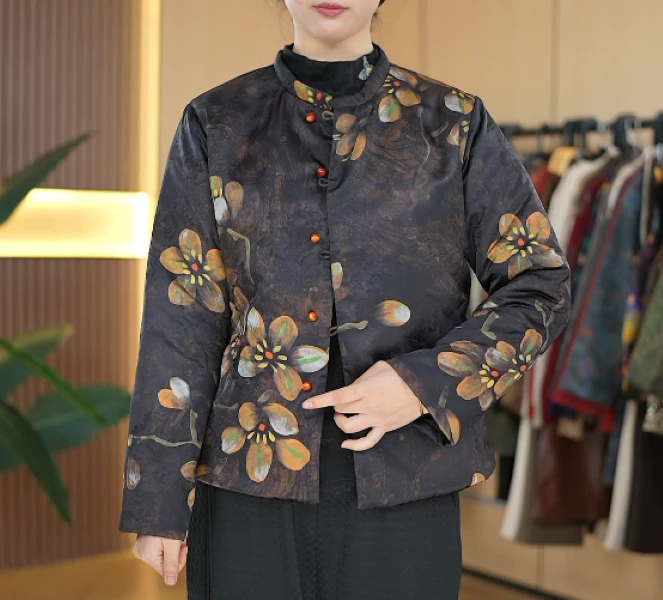 姗姗来迟·国风刺绣立领棉夹克外套GT8907