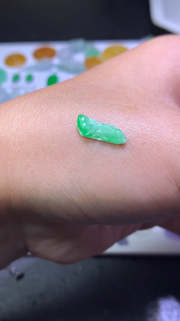 未镶嵌定制翡翠毛货