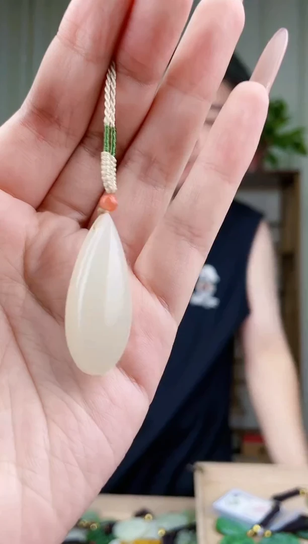 和田玉未镶嵌挂件拍一发一，多样性发货！