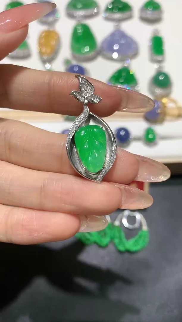 【闪购商品】翡翠吊坠(不含链)18K金镶嵌团购2