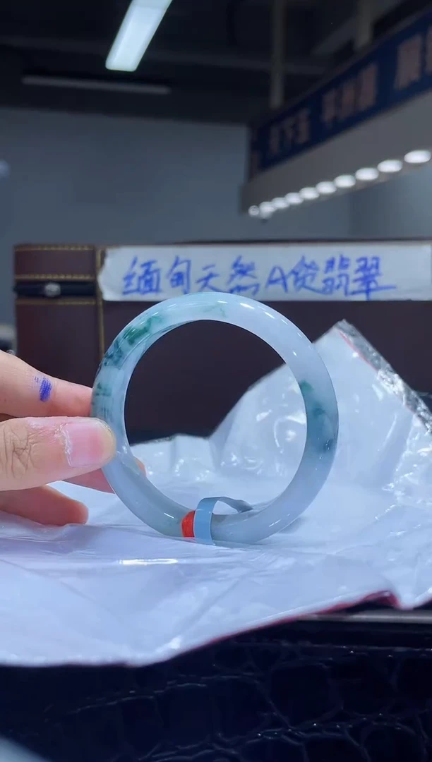 未镶嵌手镯翡翠5