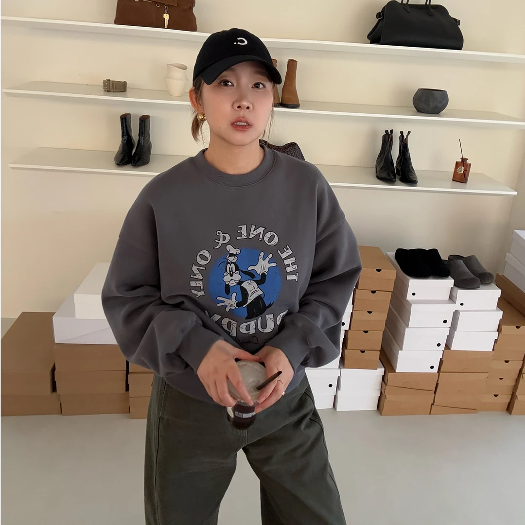 widelia陈姬儿秋季圆领卡通字母印花卫衣女宽松休闲减龄上衣8162