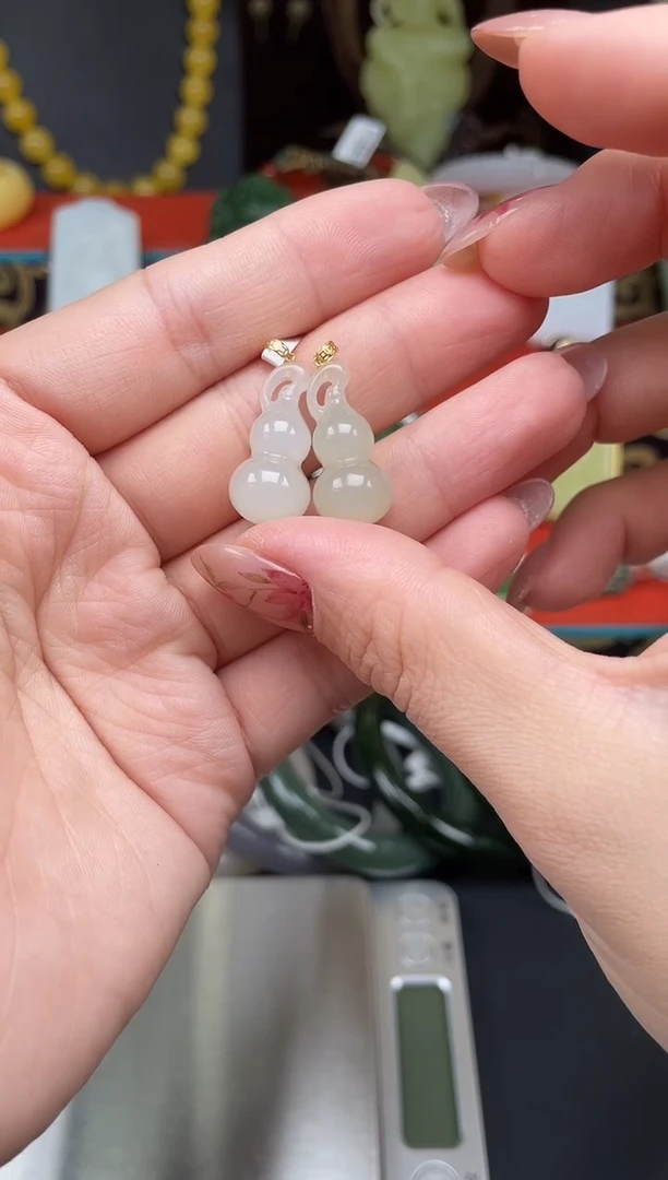 和田玉18K金镶嵌颈饰吊坠e045多样性发其一