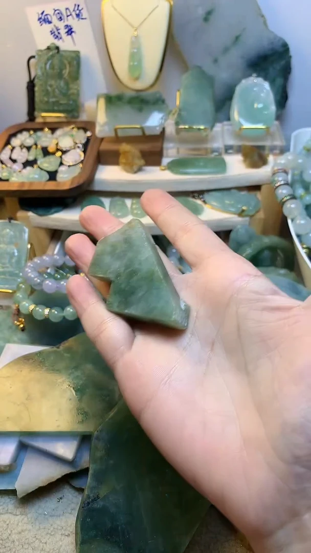 未镶嵌挂件翡翠 缅甸A货翡翠，没有运费险