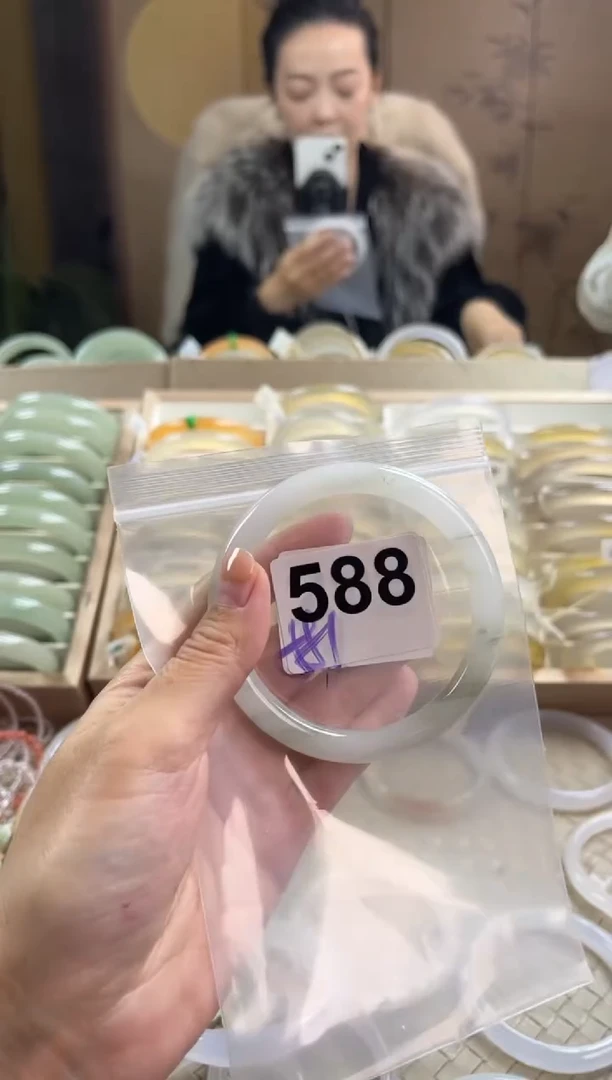 手镯玛瑙/玉髓未镶嵌588天山翠默认微抠