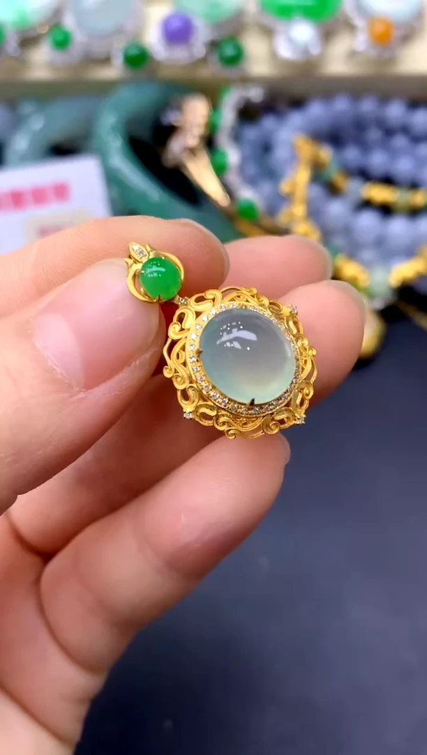 颈饰18K金镶嵌翡翠131-中国好珍宝