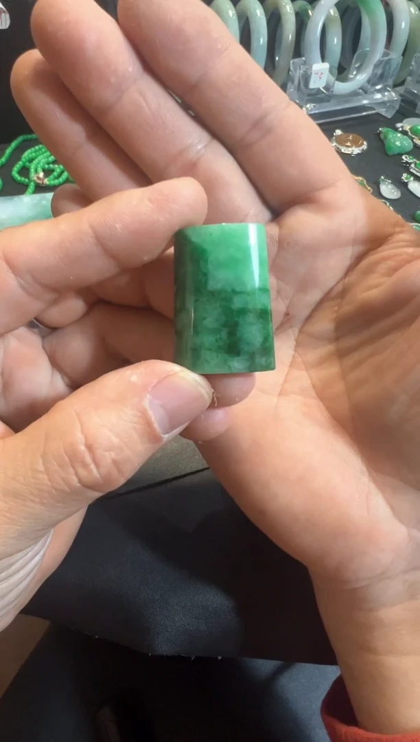 【闪购商品】翡翠挂件未镶嵌无事牌