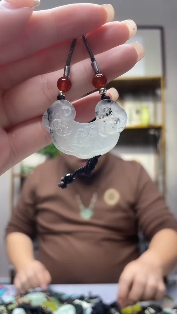 未镶嵌岫玉吊坠·