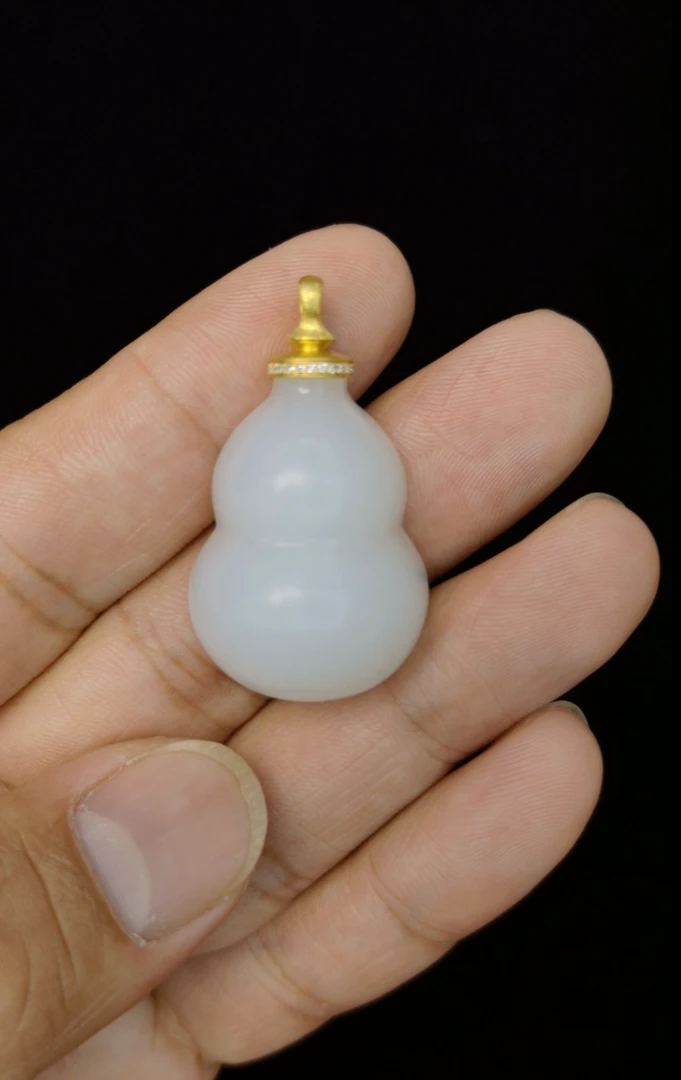 添福｜顶流珍藏级俄芭莎白玉过眼过灯18K金钻石豪镶32*23*12