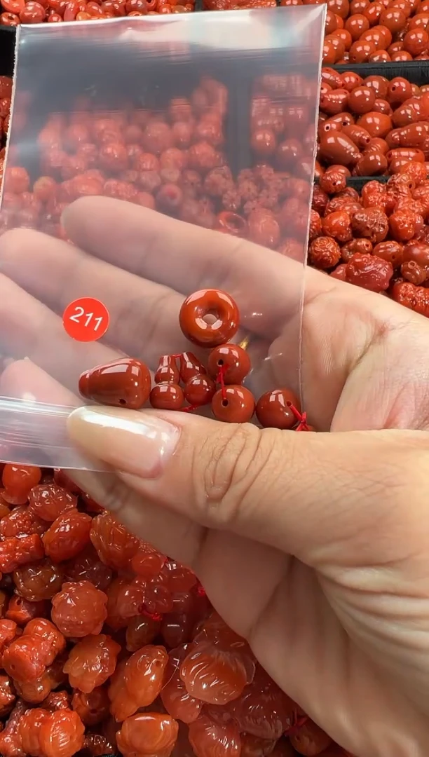 颈饰未镶嵌南红玛瑙1