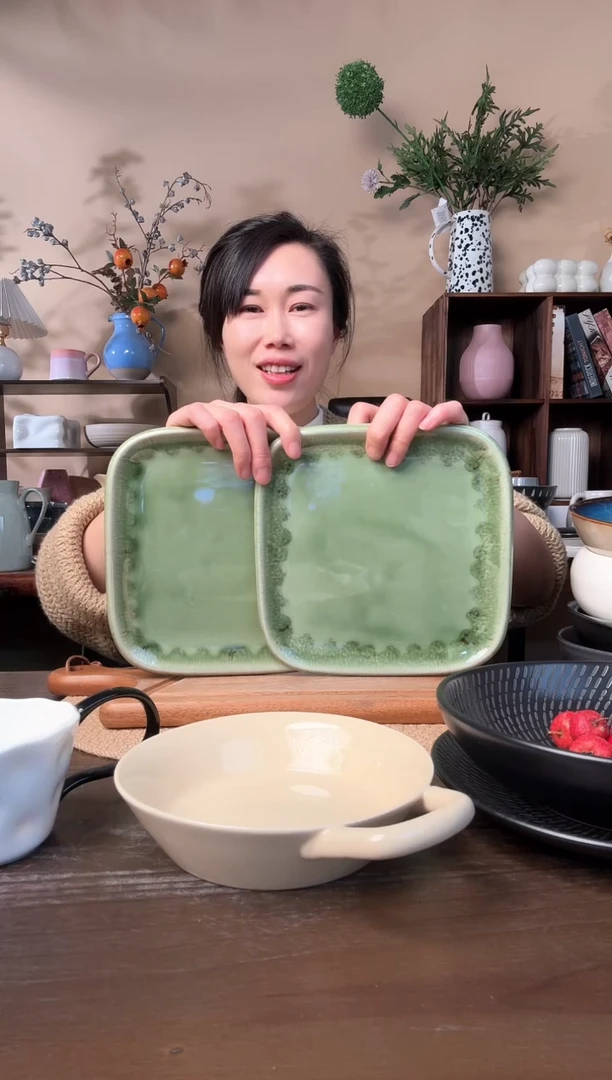 8英寸窑变绿方盘2只微瑕