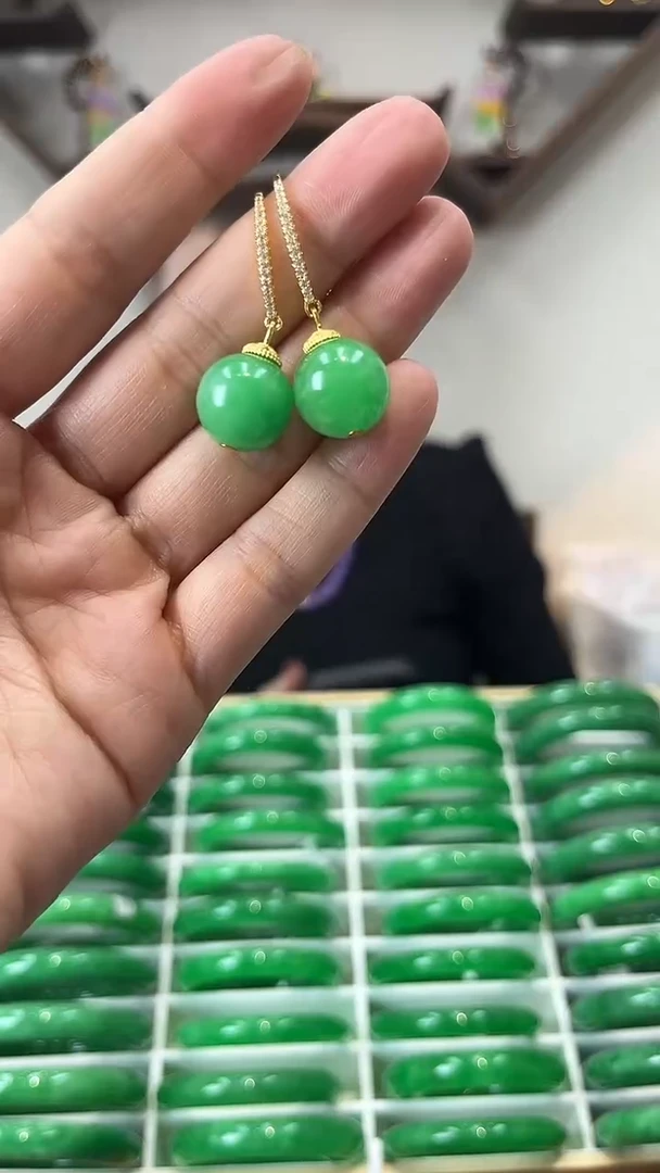 【闪购商品】砖雕闪25 果阳绿耳坠