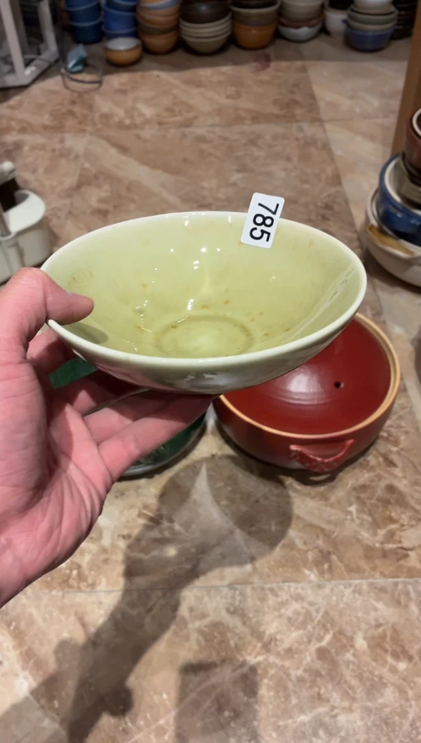 瓷片嘉****.785微瑕枣红圆口碗1个