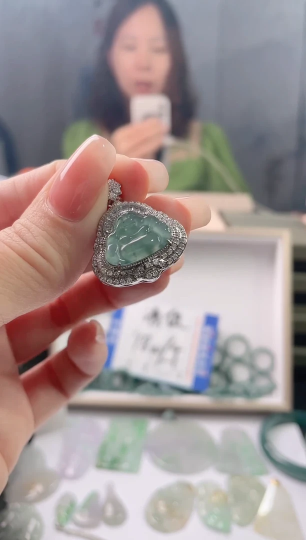 翡翠未镶嵌吊坠(不含链)镶嵌蓝水佛公