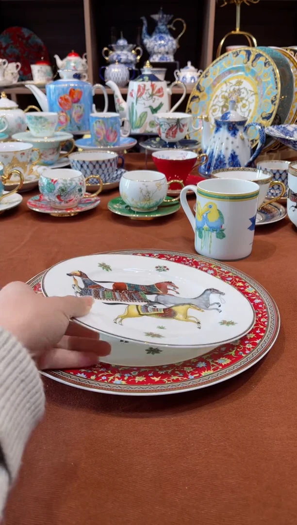 【闪购商品】瓷片翠花马大小盘······