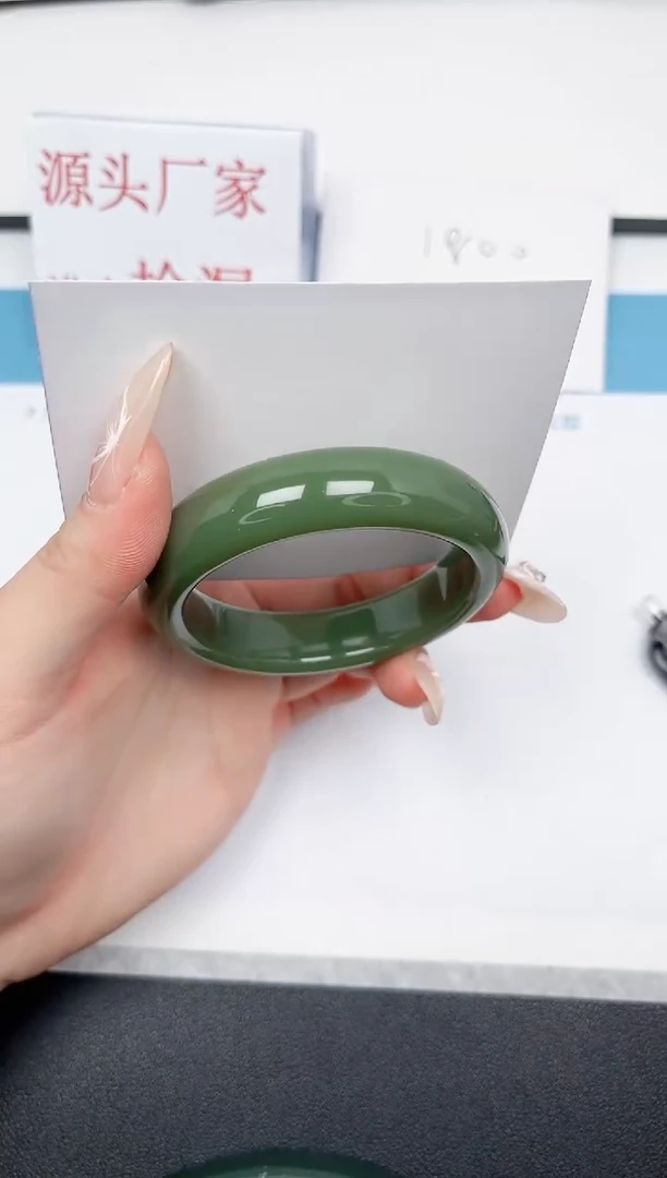 【闪购商品】石英质玉手镯未镶嵌79-54.6