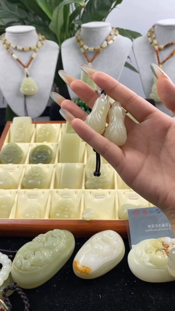 玉白菜配绳配礼盒