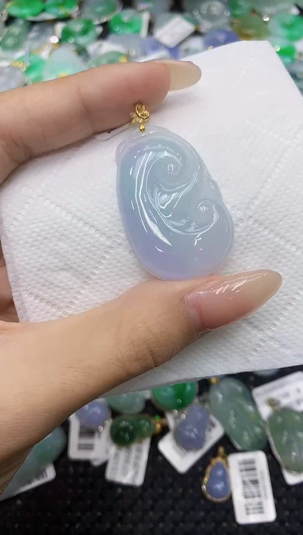 翡翠18K金镶嵌颈饰111111111111