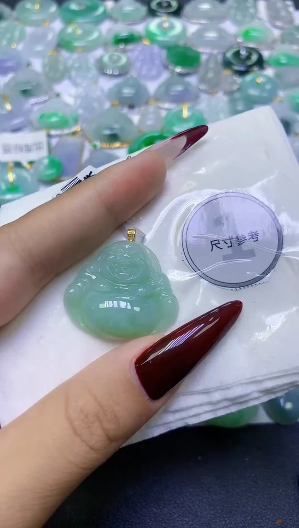 翡翠未镶嵌颈饰 天然缅甸翡翠A货
