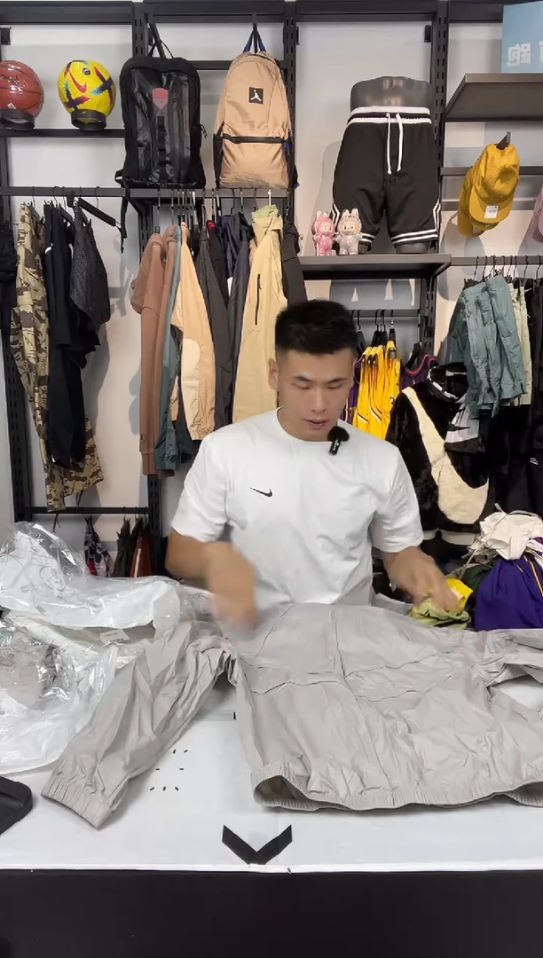3221编码 瑕疵修复以直播间为准 尺码S