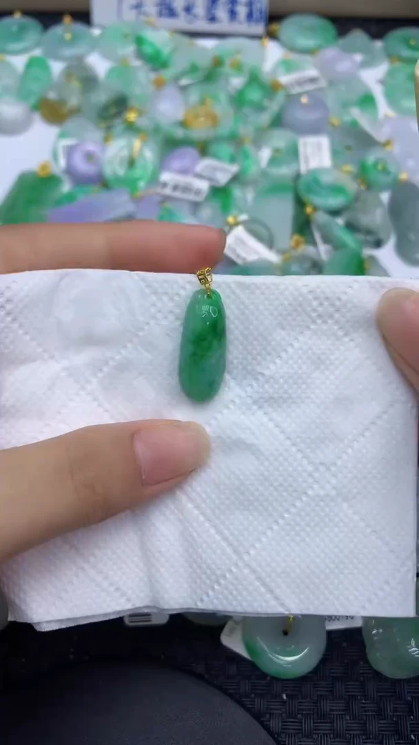 颈饰18K金镶嵌翡翠天然缅甸A货翡翠