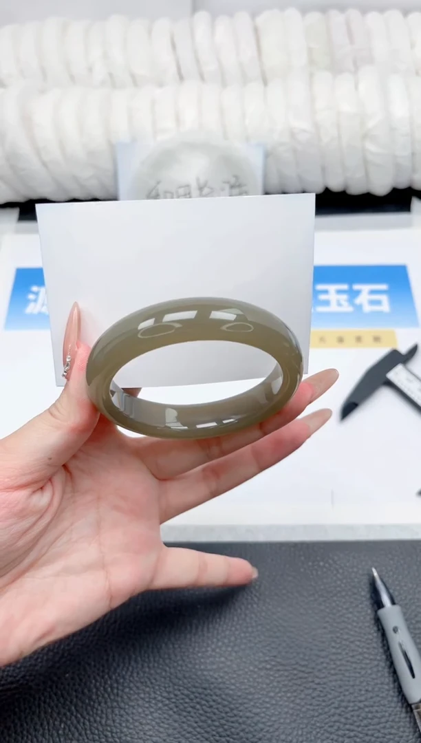 和田玉手镯未镶嵌51-湖水58.5