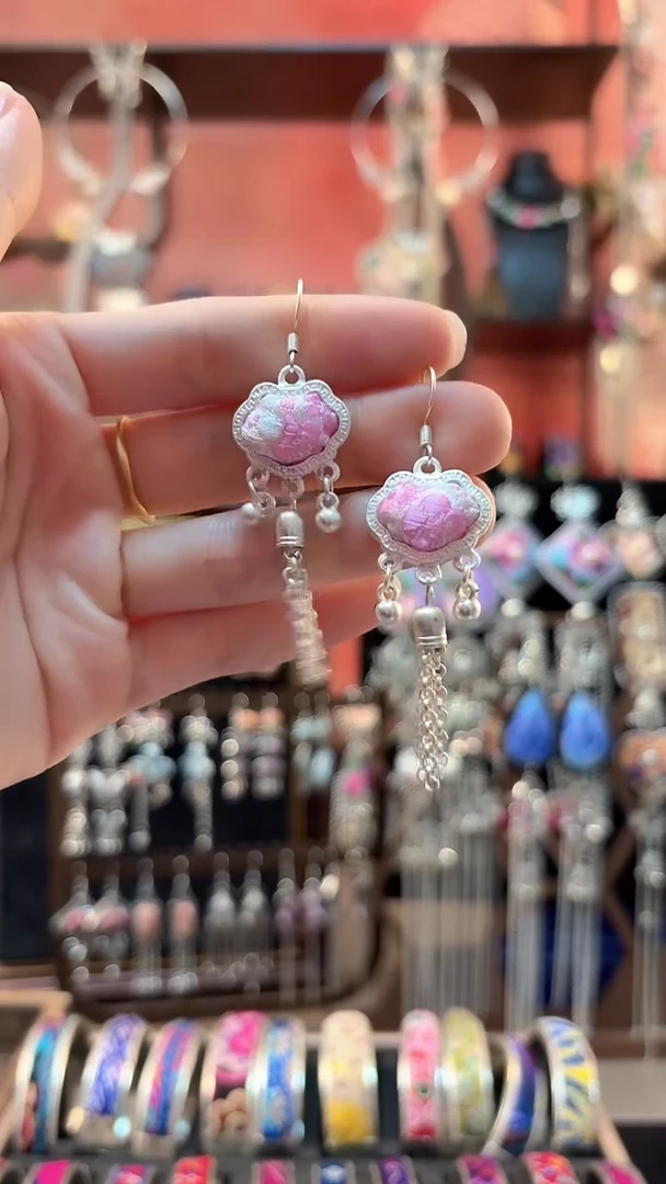 织绣 云织谣民族风精美饰品   184